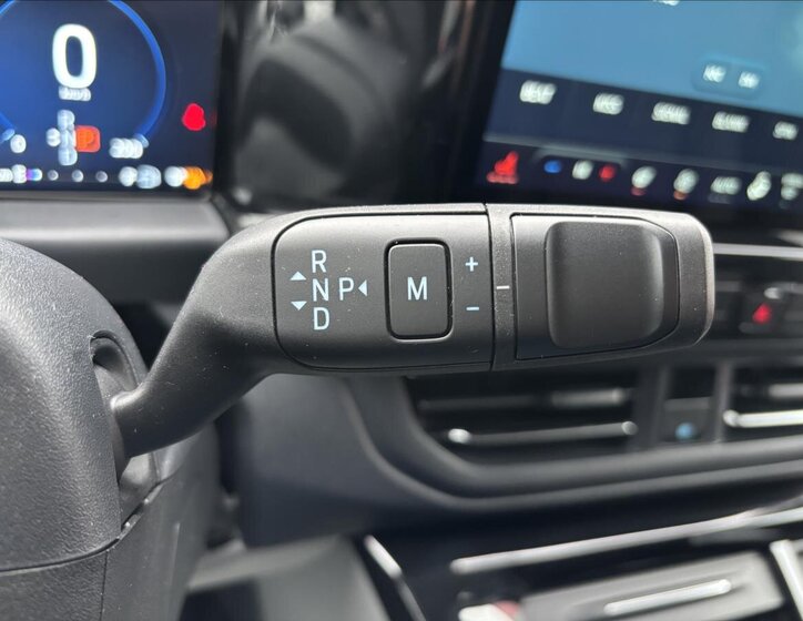 Ford Tourneo Custom 31