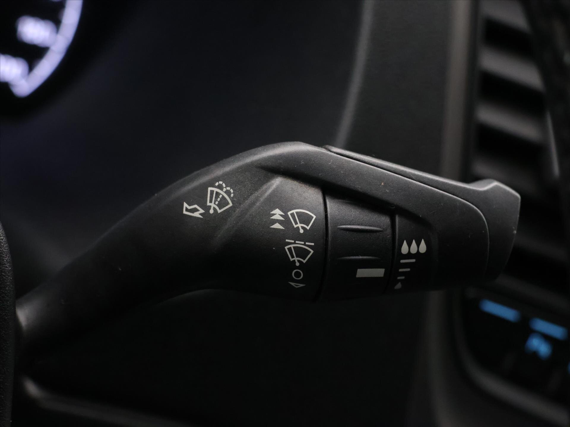 Ford Transit Custom Kombi 2,0 l 96 kw