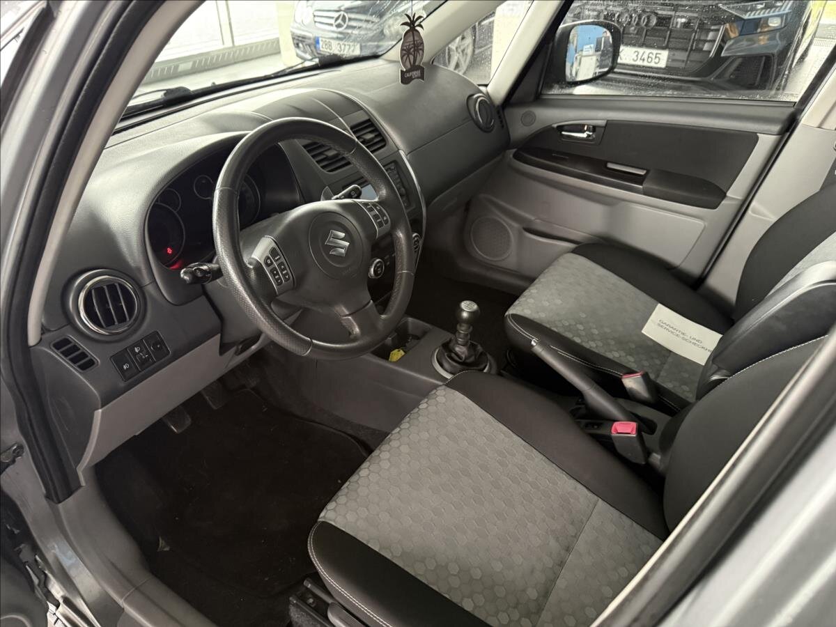 Suzuki SX4 Hatchback 2,0 l 99 kw