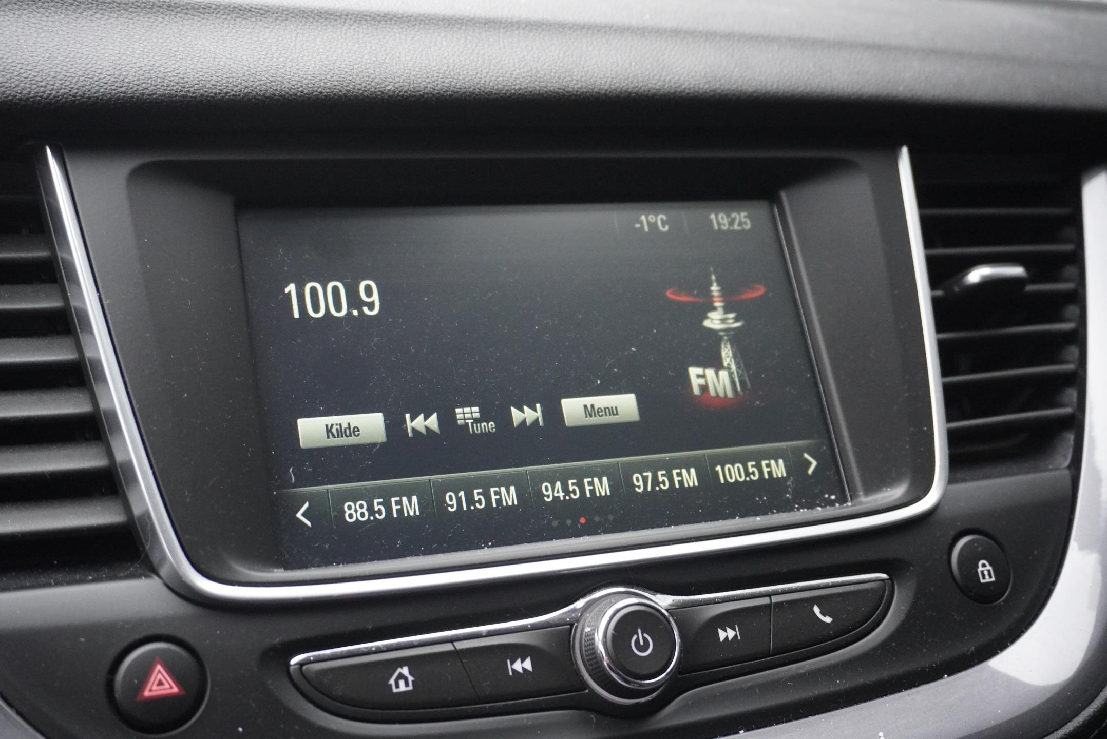 Opel Grandland X SUV 1,2 l 96 kw