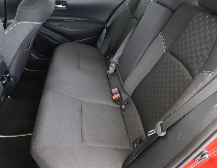 Toyota Corolla Sedan / Limuzína 1,8 l 72 kw