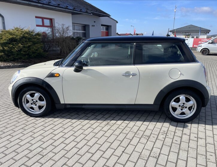 Mini Cooper Hatchback 1,6 l 88 kw