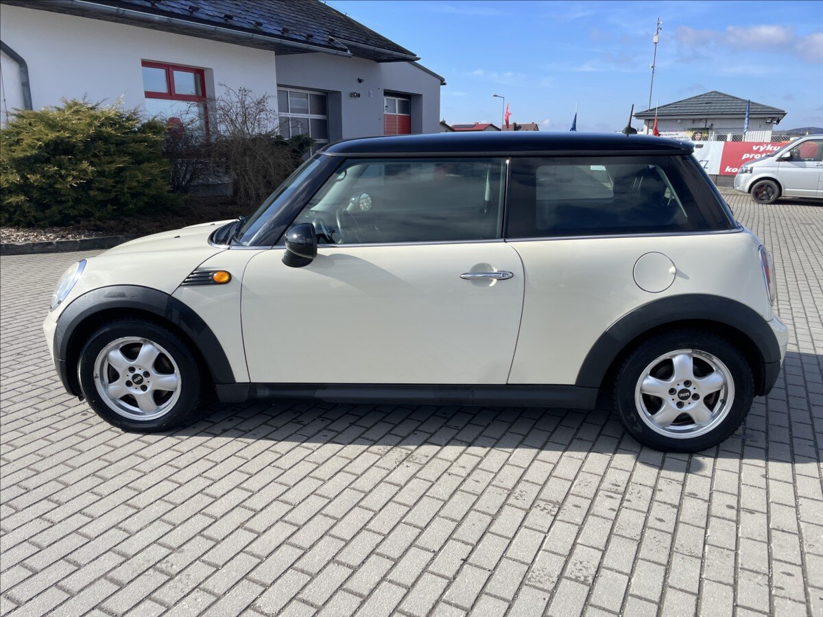 Mini Cooper Hatchback 1,6 l 88 kw