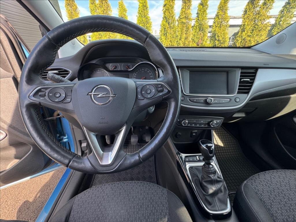 Opel Crossland SUV / Terénní 1,2 l 81 kw