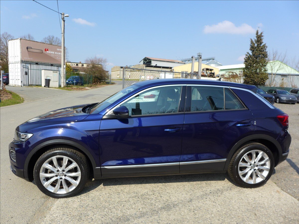 Volkswagen T-Roc SUV / Terénní 2,0 l 110 kw