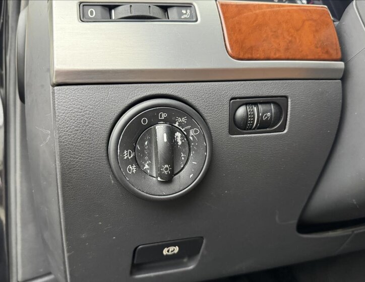Volkswagen Touareg SUV / Terénní 3,0 l 165 kw