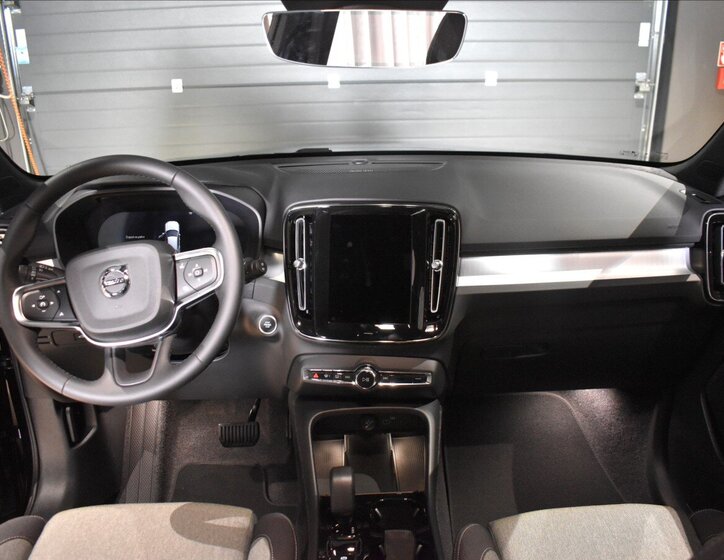 Volvo XC40 SUV / Terénní 2,0 l 120 kw