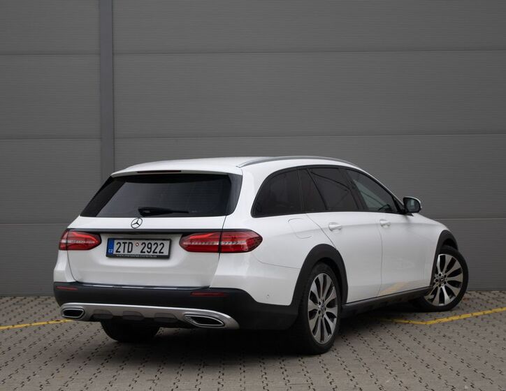 Mercedes-Benz Třídy E 5