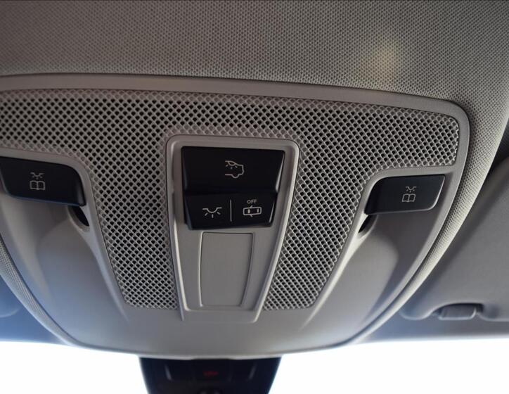 Mercedes-Benz GLA 52