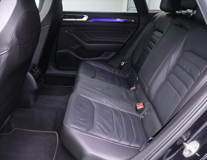 Volkswagen Arteon Kombi 2,0 l 147 kw