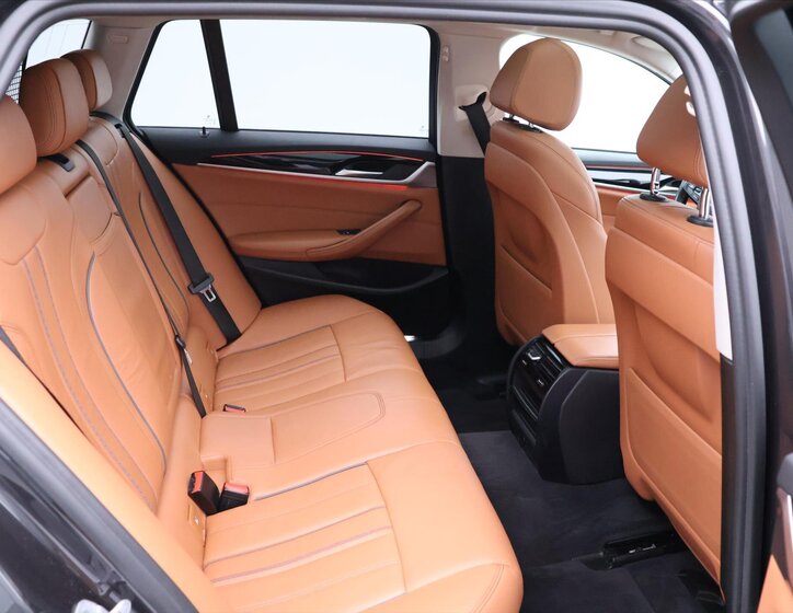 BMW Řada 5 Kombi 2,0 l 120 kw