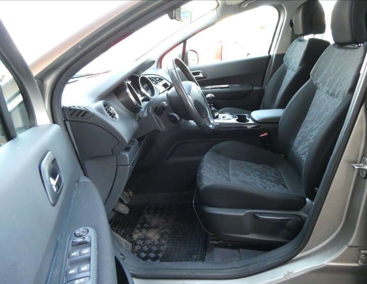 Peugeot 3008 SUV / Terénní 1,6 l 82 kw