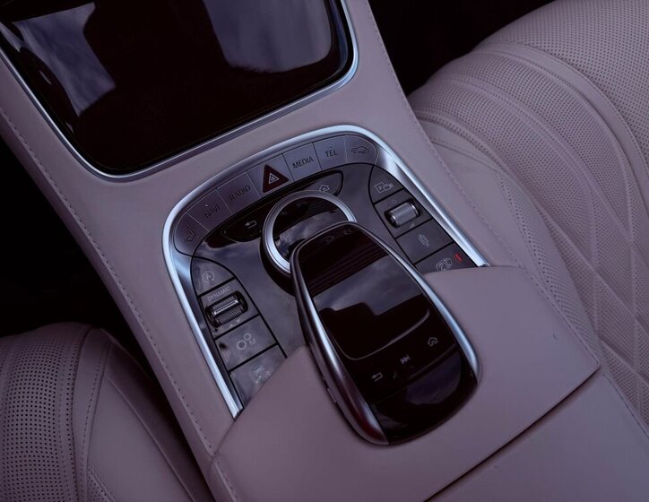 Mercedes-Benz Třídy S Kupé 4,0 l 450 kw