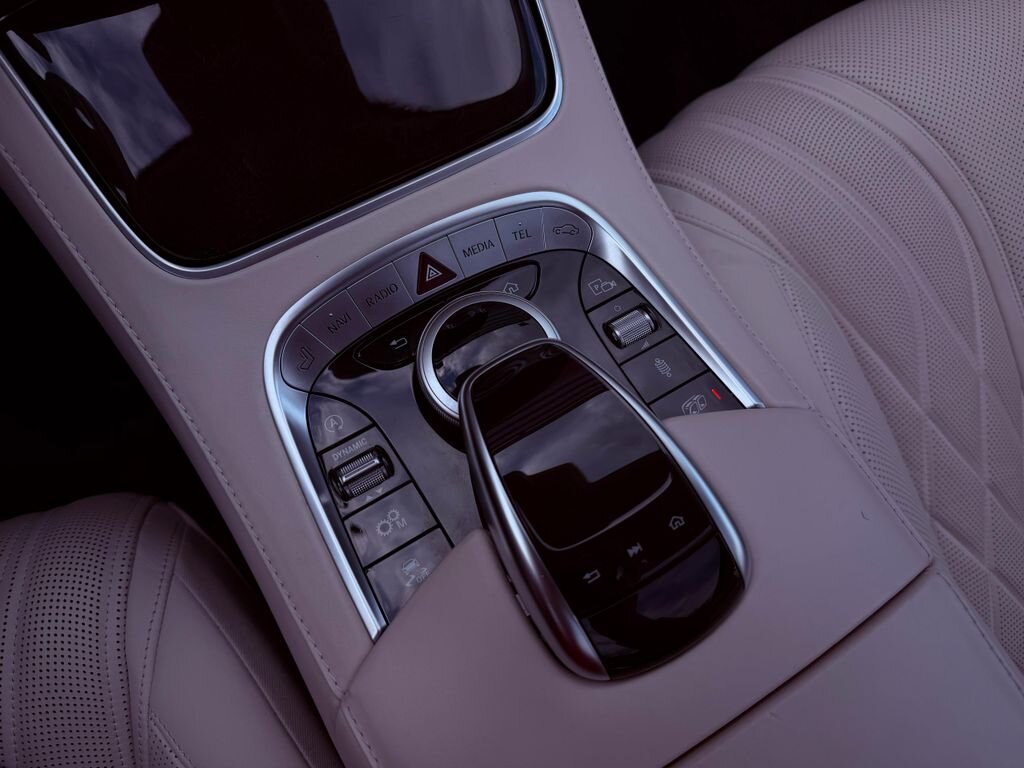 Mercedes-Benz Třídy S Kupé 4,0 l 450 kw