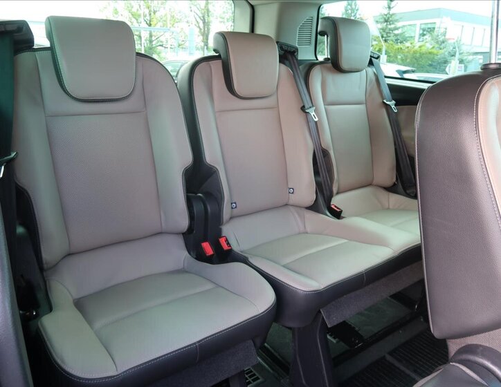 Ford Tourneo Custom MPV 2,2 l 114 kw
