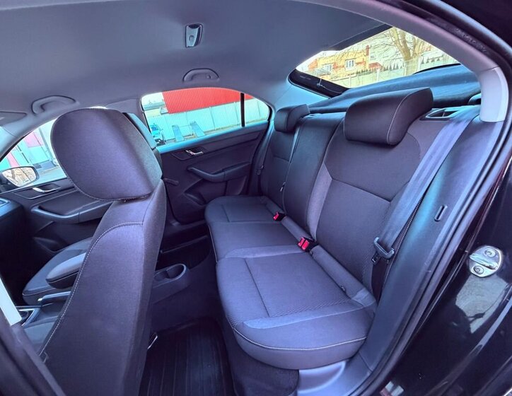 Škoda Rapid Liftback 1,2 l 77 kw