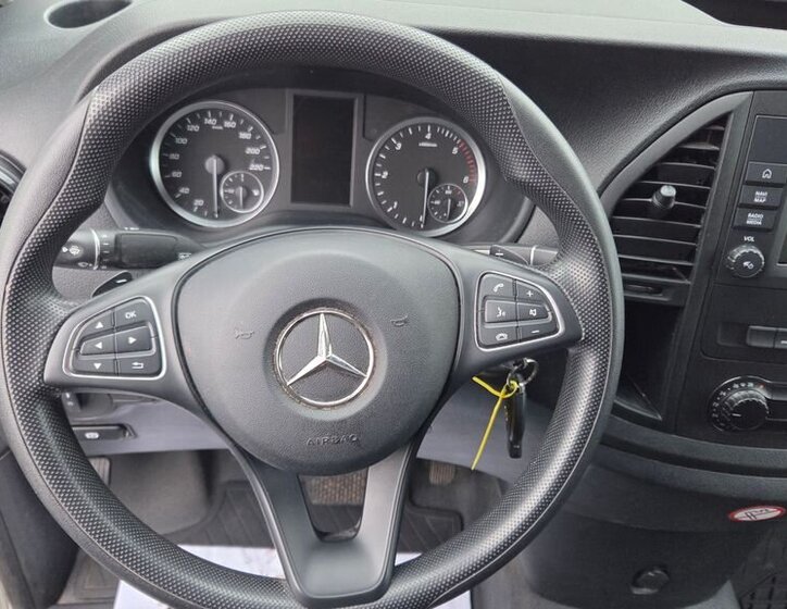 Mercedes-Benz Vito 12