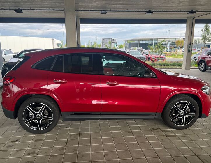 Mercedes-Benz GLA 4