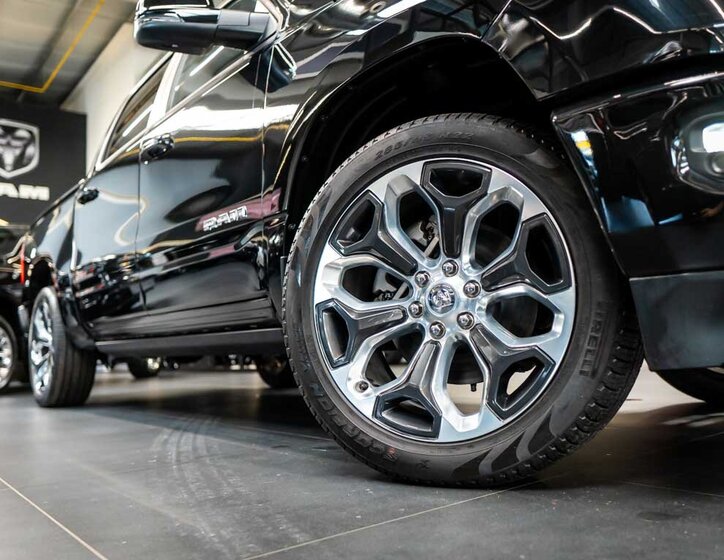 Dodge RAM Pick-up 5,7 l 291 kw