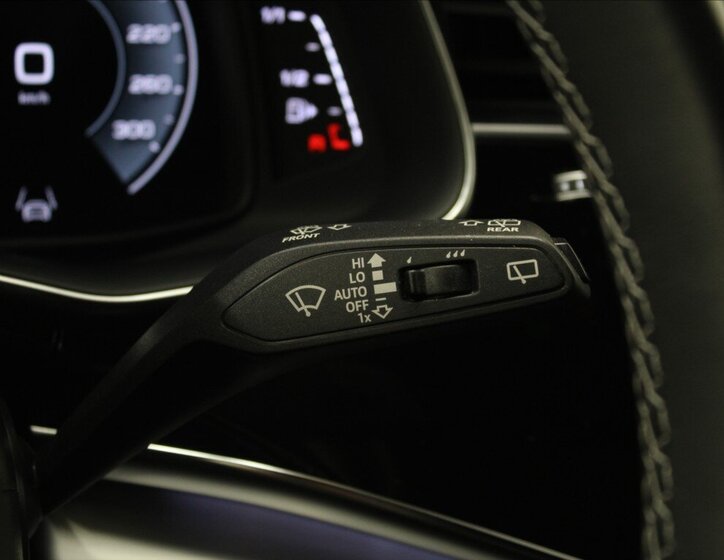 Audi Q8 SUV 3,0 l 210 kw