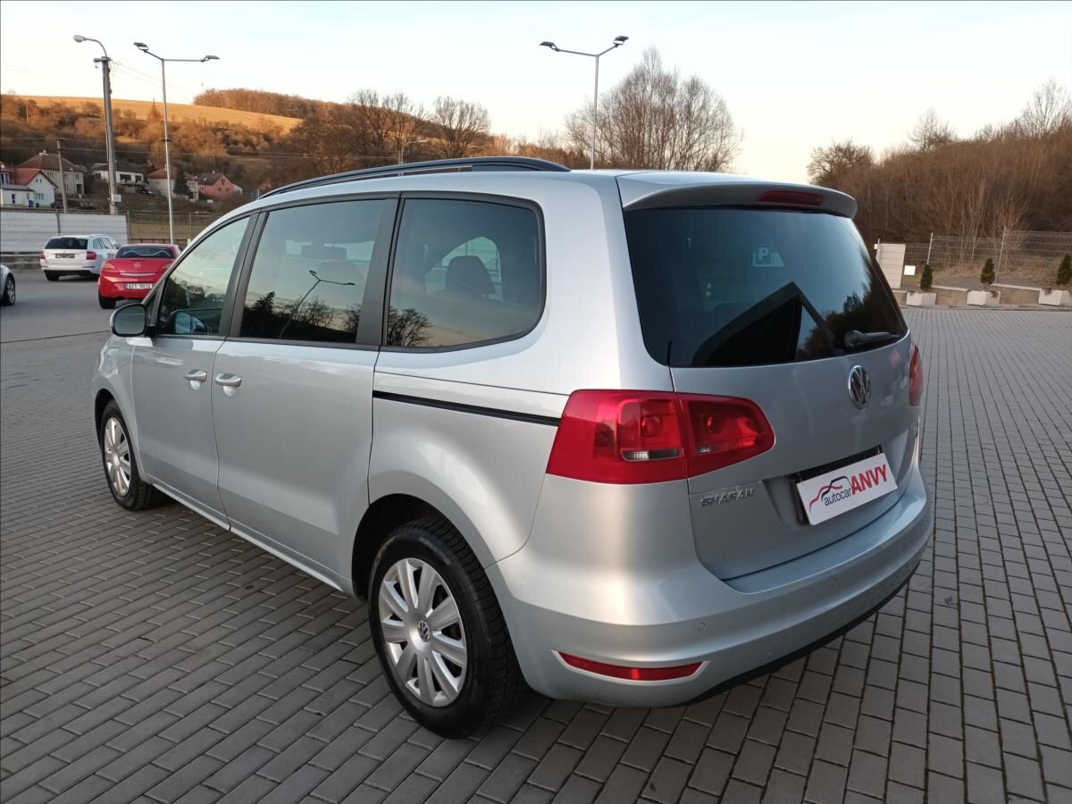 Volkswagen Sharan Kombi 2,0 l 103 kw