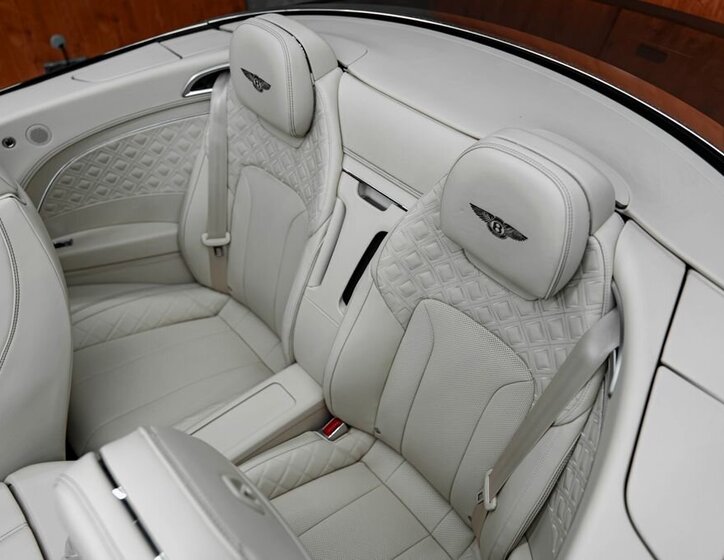 Bentley Continental GTC 9