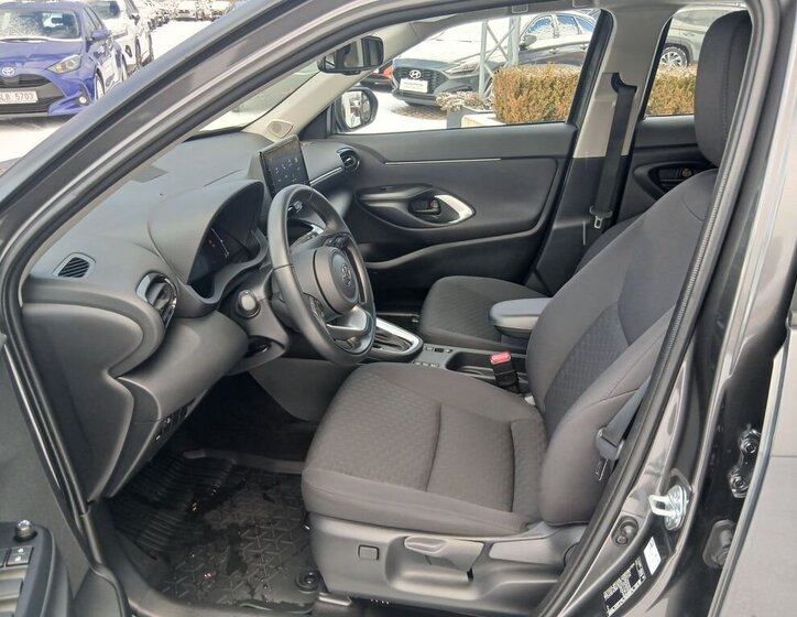 Toyota Yaris Cross 10