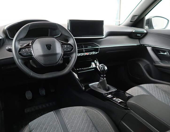 Peugeot 2008 SUV / Terénní 1,2 l 74 kw