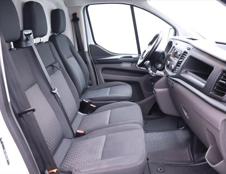 Ford Transit Custom Skříň 2,0 l 77 kw