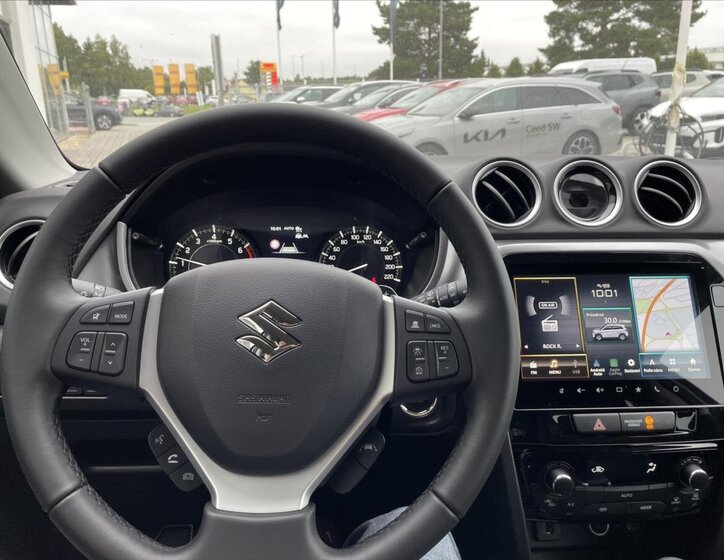 Suzuki Vitara SUV 1,4 l 81 kw