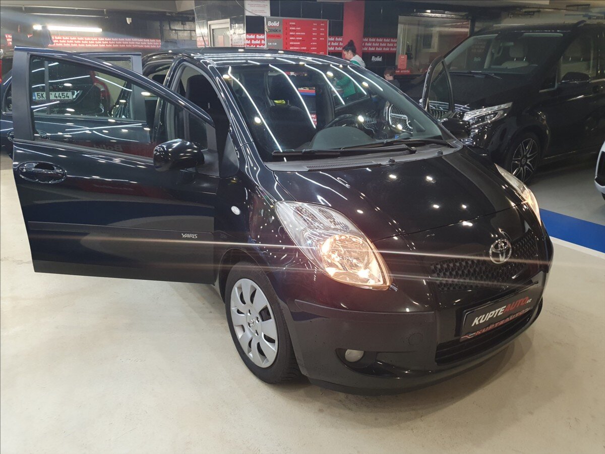 Toyota Yaris Hatchback 998,0 51 kw