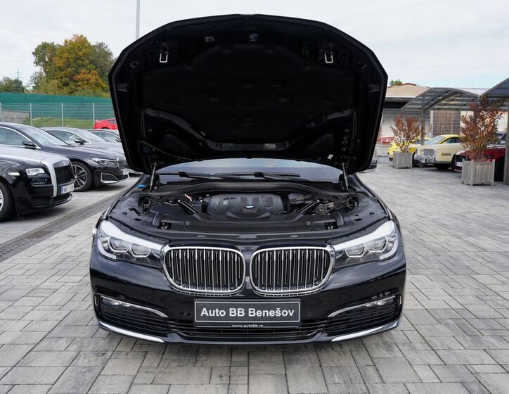 BMW Řada 7 9