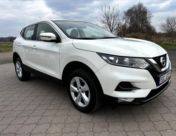 Nissan Qashqai SUV / Terénní 1,3 l 103 kw