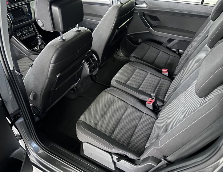 Volkswagen Touran 23