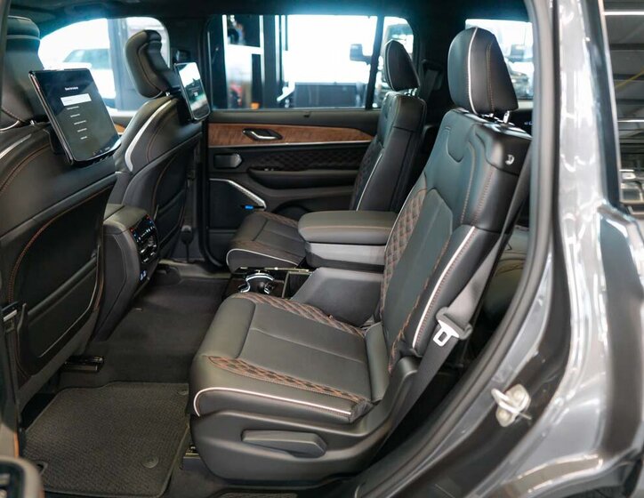 Jeep Grand Cherokee 44