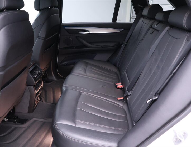 BMW X5 SUV 3,0 l 230 kw