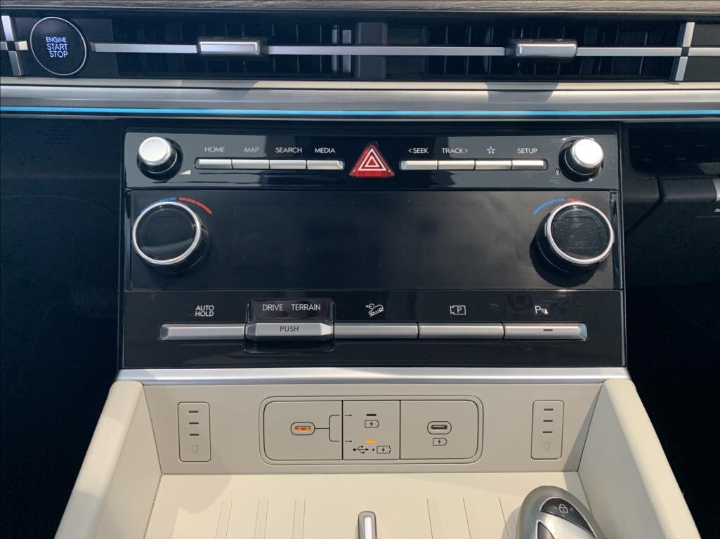 Hyundai Santa Fe SUV / Terénní 1,6 l 158 kw