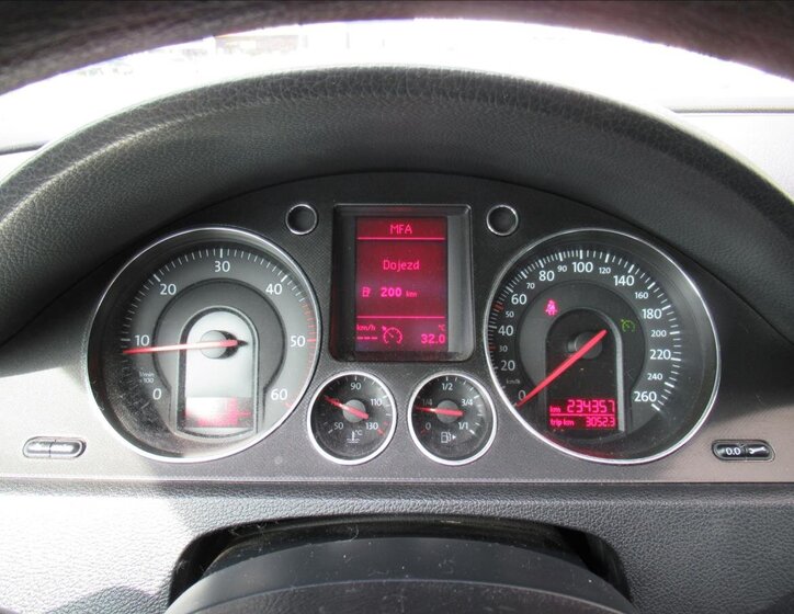 Volkswagen Passat Kombi 2,0 l 103 kw