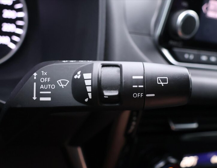 Nissan Qashqai SUV 1,3 l 103 kw