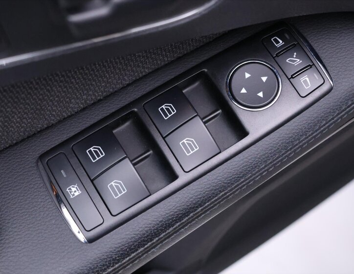 Mercedes-Benz Třídy E 13