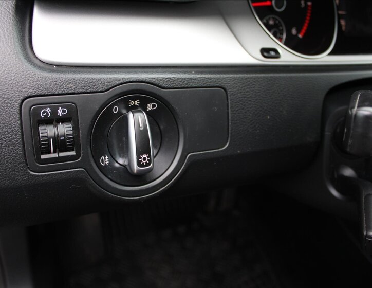 Volkswagen Passat Kombi 1,6 l 77 kw