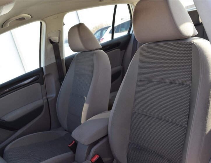 Volkswagen Golf Kombi 1,6 l 66 kw