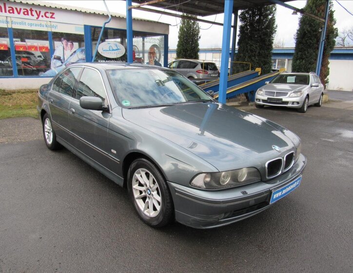 BMW Řada 5 Sedan / Limuzína 2,5 l 141 kw
