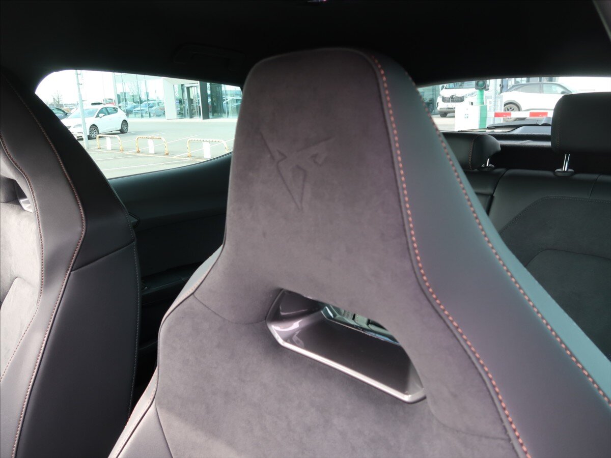 Cupra Formentor SUV / Terénní 2,0 l 195 kw