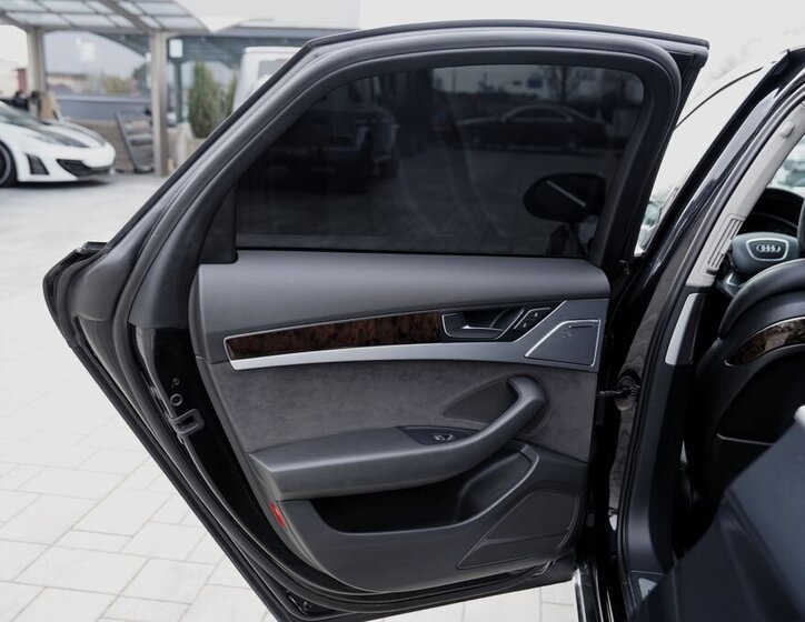 Audi A8 Sedan / Limuzína 3,0 l 213 kw