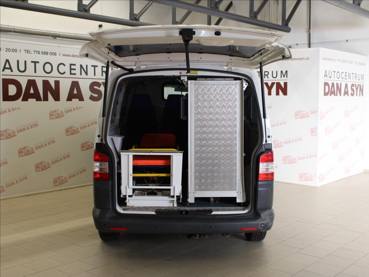 Volkswagen Transporter Kombi 2,0 l 103 kw