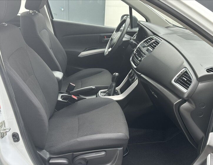 Suzuki S-Cross Hatchback 998,0 82 kw