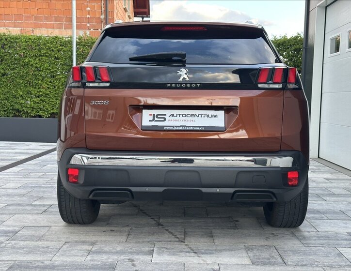 Peugeot 3008 SUV / Terénní 1,2 l 96 kw
