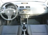 Suzuki Swift 12
