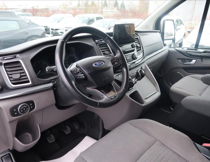 Ford Tourneo Custom MPV 2,0 l 136 kw